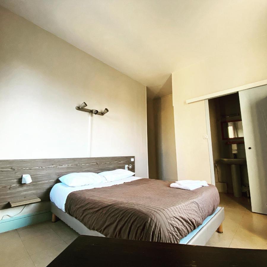 Hotel Le Midi Clermont-Cournon Exterior photo