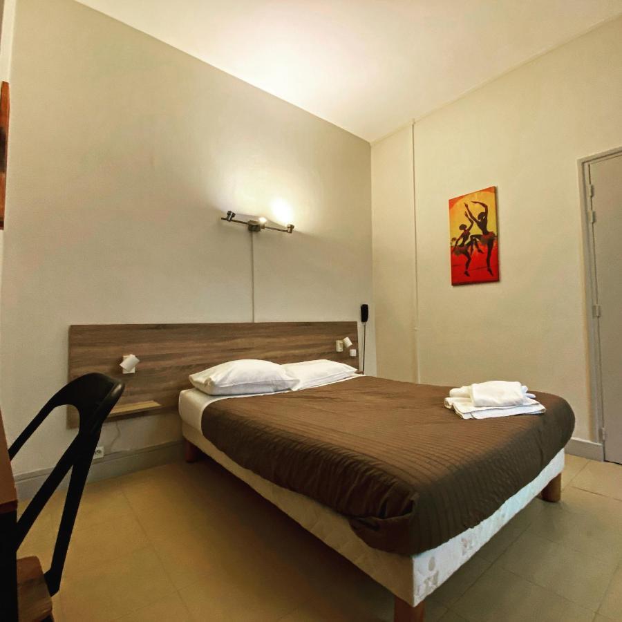 Hotel Le Midi Clermont-Cournon Exterior photo